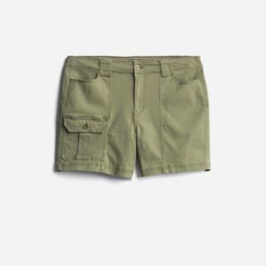 Women’s Plus 16W Market and Spruce High Rise Olive Cargo Shorts. 5” inseam